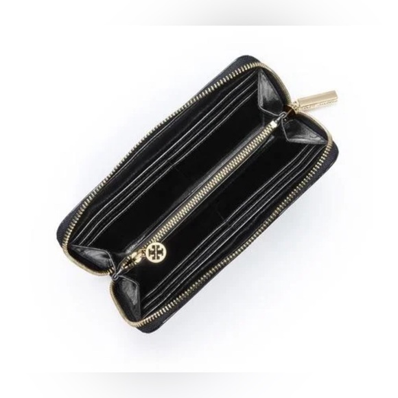 🎉HP🎉Tory Burch Patent Leather Continental Logo Zip Wallet in Black🖤 - Picture 4 of 10